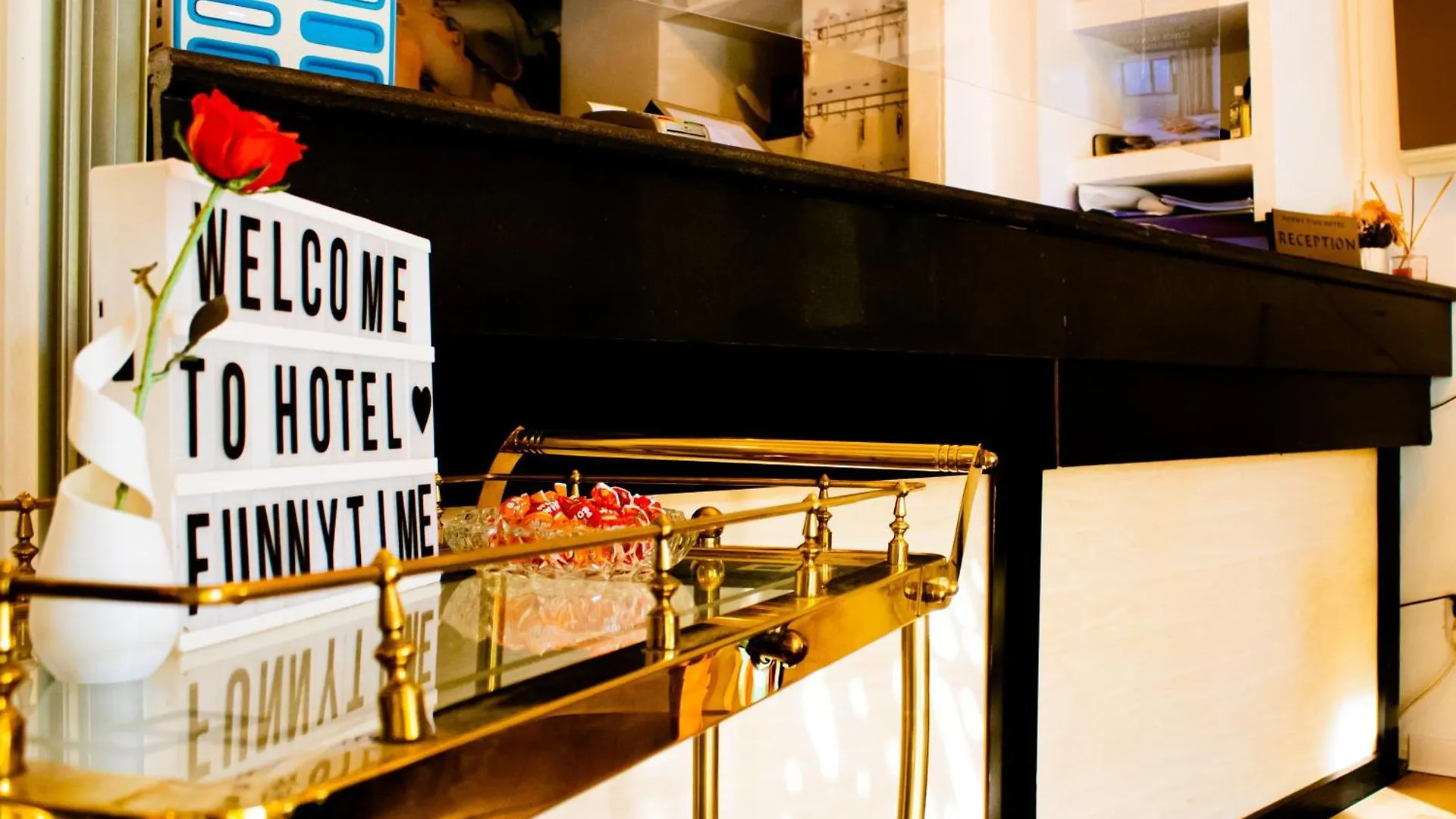 Hotel Funnytime Βουκουρέστι