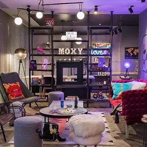 Hotel Moxy Old Town