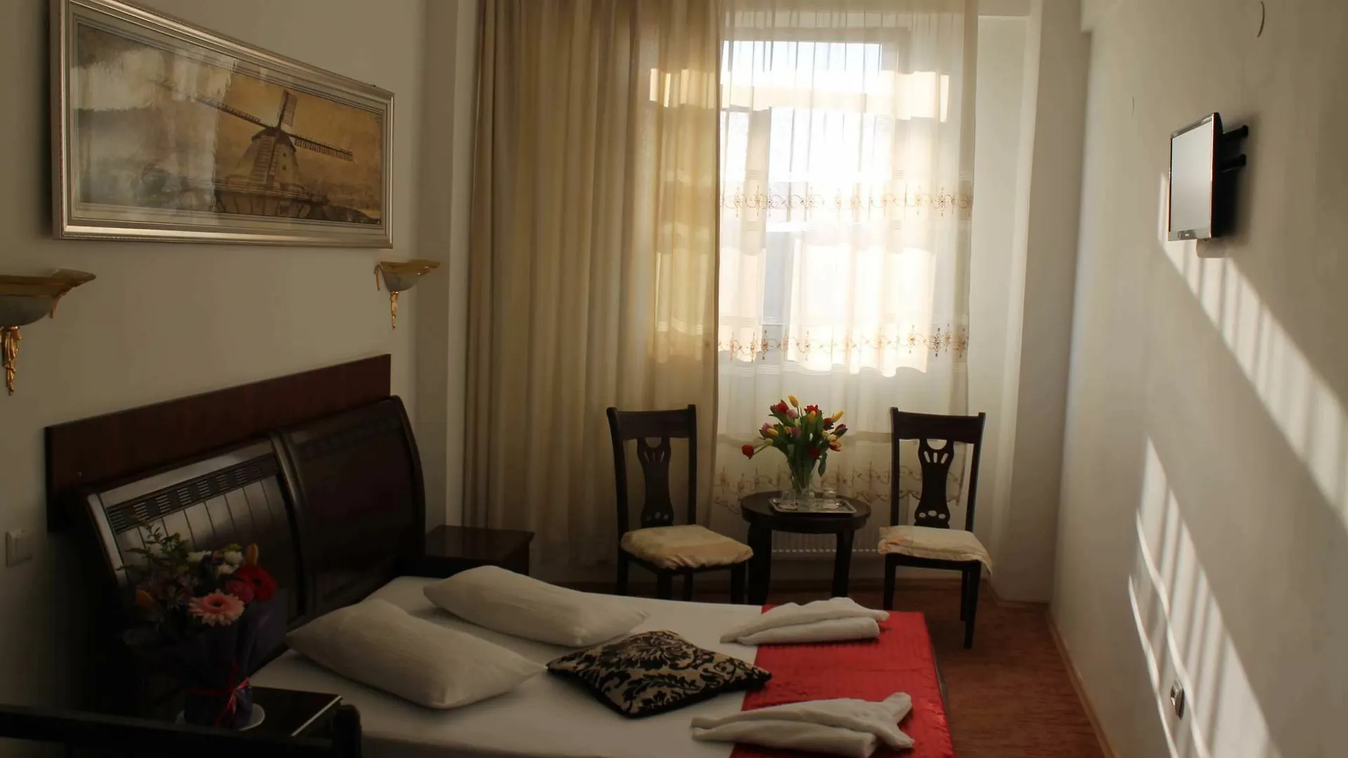 Hotel Funnytime Bucharest 3*,